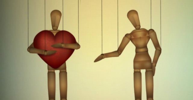 Patru semne că te manipulează emoțional