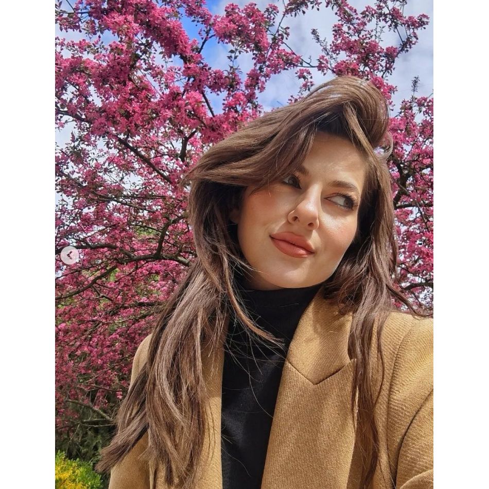 Lidia Buble, vacanță romantică în Grecia alături de iubit! Uite cum se relaxează artista pe cele mai însorite plaje