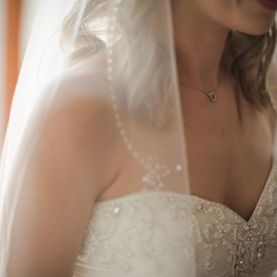 Cum să alegi bijuteriile de mireasă potrivite pentru stilul tău