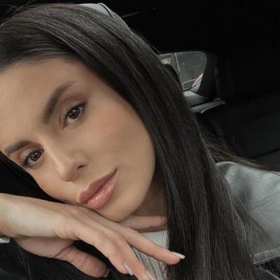 Drama neștiută a vloggeriței Ioana Grama. Una dintre surori a murit într-un accident și toată copilăria a simțit dorul mamei