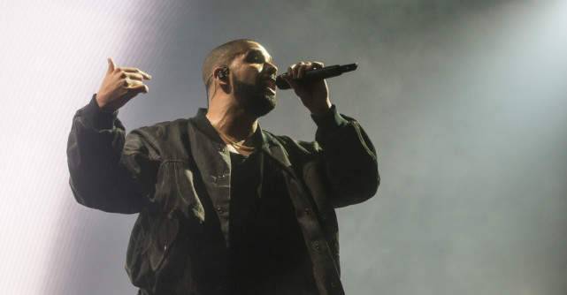 Drake a împlinit 40 de ani și a sărbătorit cu o petrecere uriașă, în ținute spectaculoase