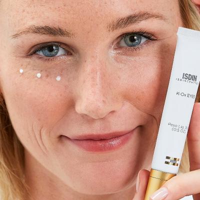 Menține conturul ochilor tonic și luminos!