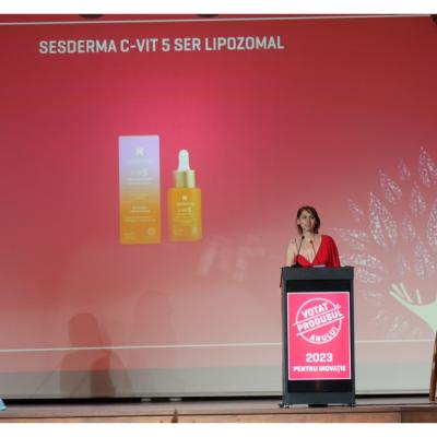 Serumul lipozomal C-VIT 5 de la Sesderma câștigă premiul Votat Produsul Anului 2023 pentru inovație 
