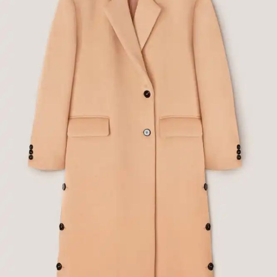 Peach Fuzz: Culoarea anului 2024 în modă