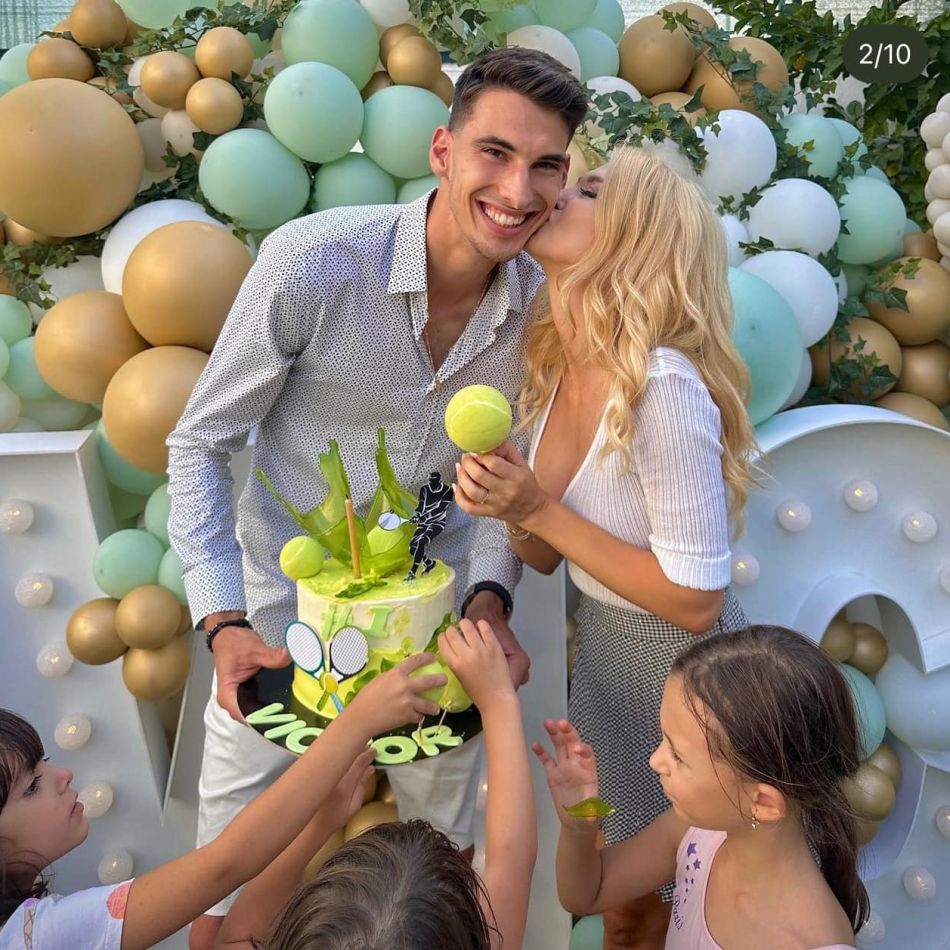 Andreea Bălan a stârnit hohote de râs, după ce nu a mai avut acces în propria casă: Când ești uituc, rămâi pe afară