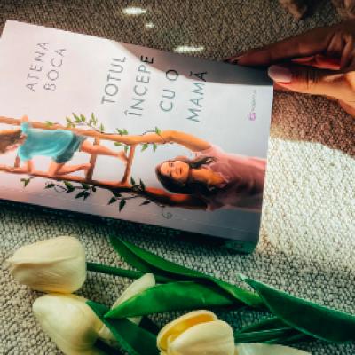 Atena Boca a lansat „Totul începe cu o mamă”, o carte-adevăr despre lumea nevăzută a mamelor