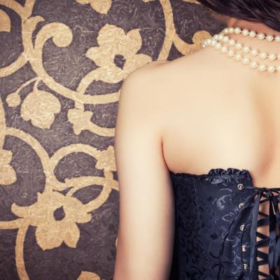 Corsetul nu mai e doar pentru seară: 5 ținute ultra-fashion care îl fac surprinzător de ușor de purtat