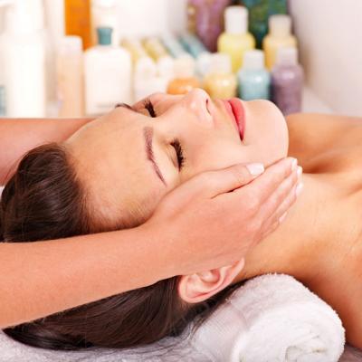 5 Uleiuri cu proprietati miraculoase pentru ten si corp