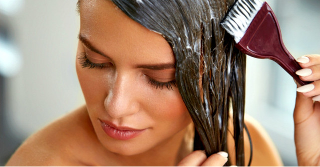 Cum sa iti schimbi nuanta parului cu ingrediente din natura