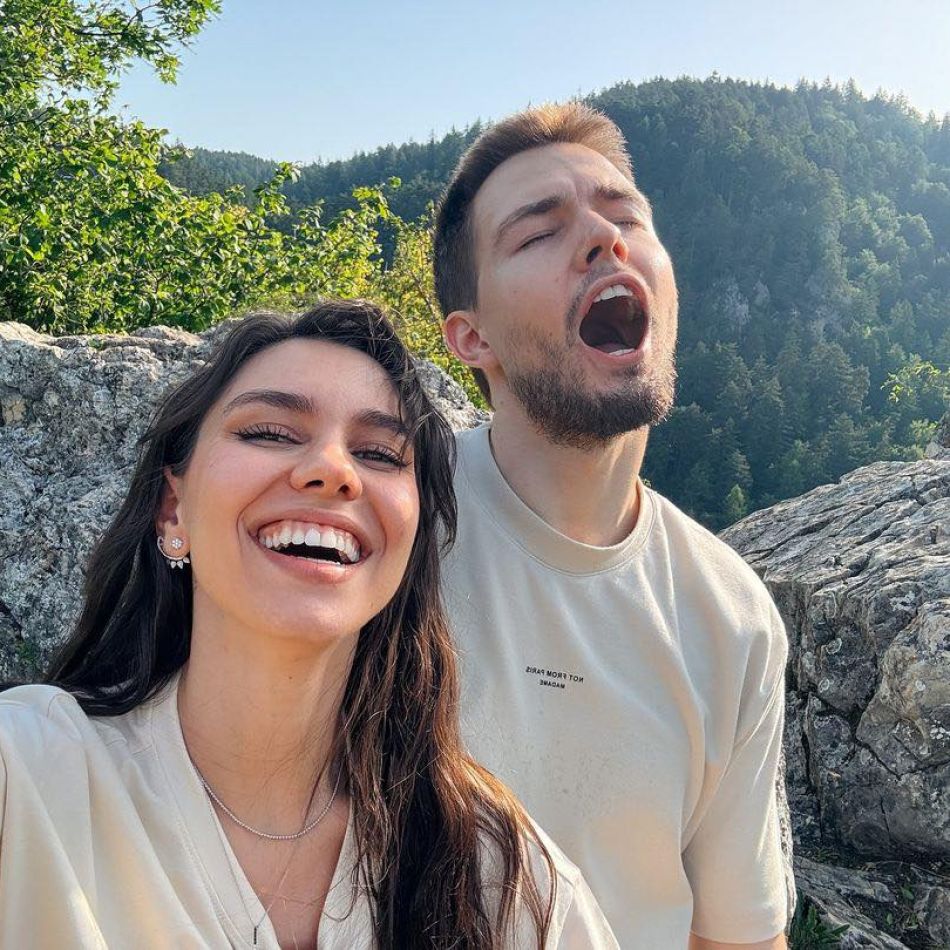 Mira, luptă aprigă cu o boală rară. După un drum plin de provocări, artista a primit diagnosticul corect de la medici 