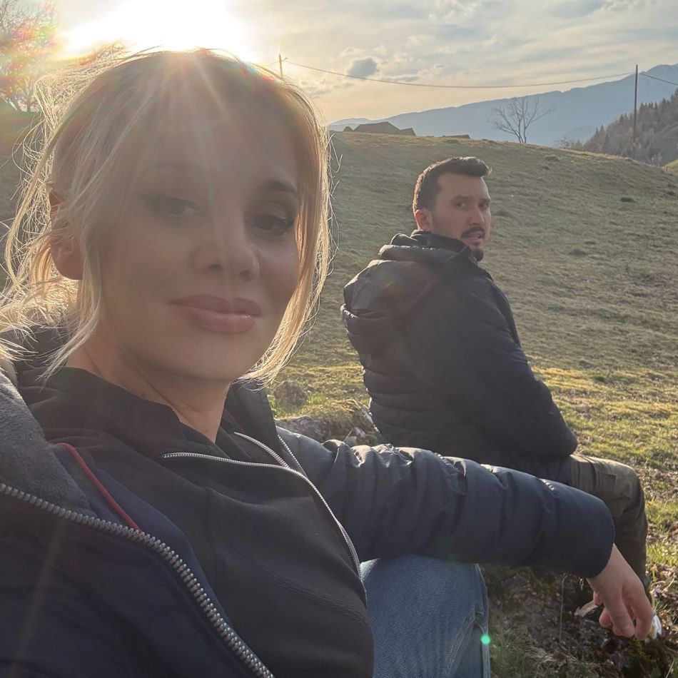 Anisia Gafton, la un pas de incendiu în propria casă. Comedianta a povestit cum o lumânare parfumată i-a dat mari emoții