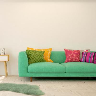 Canapele colorate: 6 modele cu design îndrăzneț pentru camere moderne