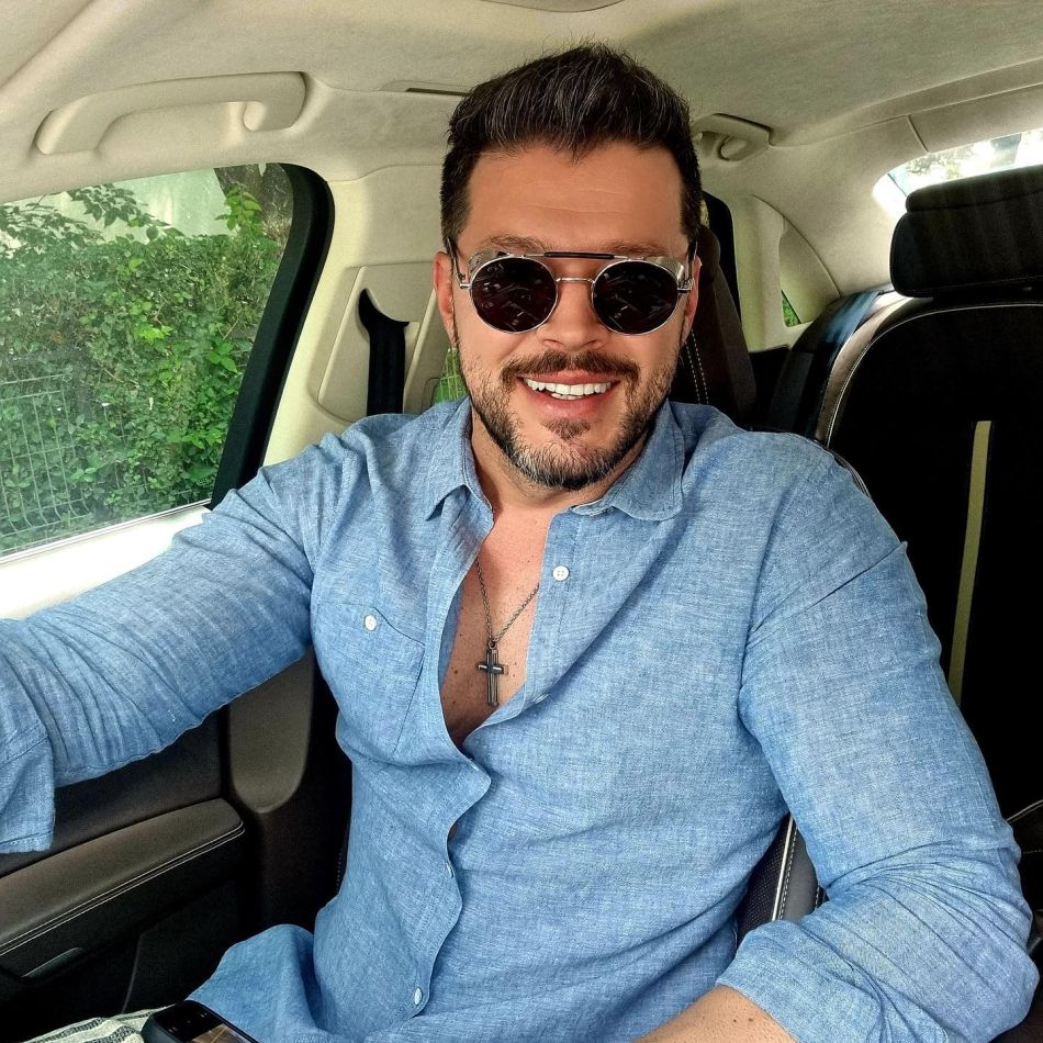 Victor Slav și-a luat fiica și au plecat în Bulgaria.Fostul prezentator tv s-a împăcat cu fosta iubită, Selina, care l-a înșelat