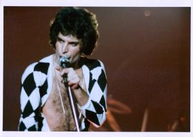 Bibi, fiica secretă a lui Freddie Mercury, a murit la 48 de ani după o lungă luptă cu cancerul