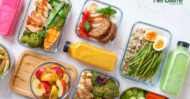  Controlul porțiilor pentru pierderea în greutate: 8 sfaturi privind servirea și porționarea alimentelor pe farfurie