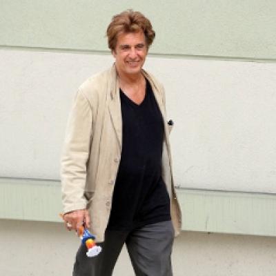 Al Pacino isi face de cap