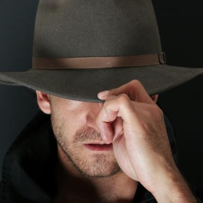 Foto: Asa arata un barbat in rochie din dantela