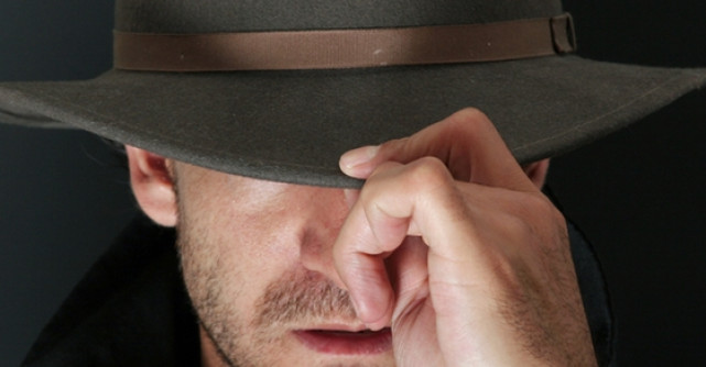 Foto: Asa arata un barbat in rochie din dantela