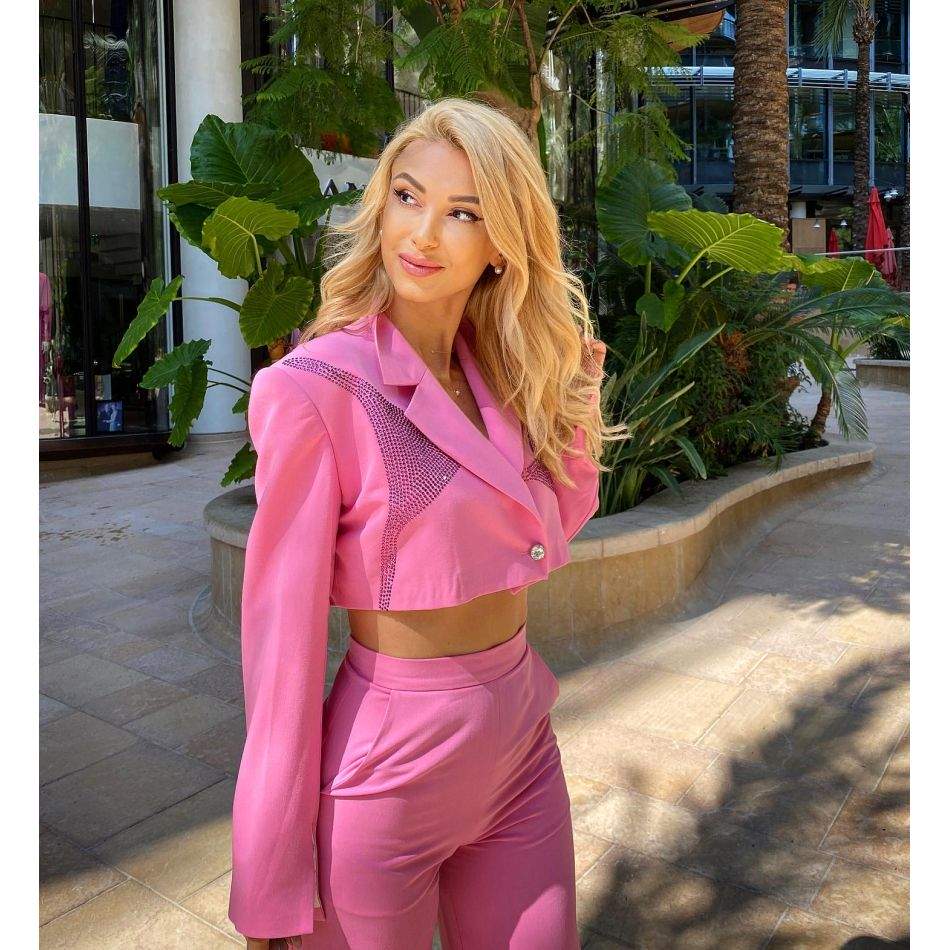 Andreea Bălan iubește din nou! Cine este tânărul cu 10 ani mai mic decât artista, care a făcut-o să mai dea o șansă iubirii?