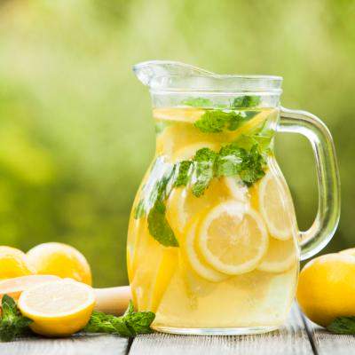 5 trucuri de detoxifiere pentru a-ți recăpăta energia