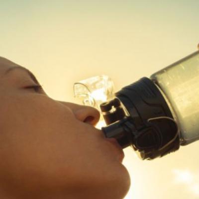 Cum facem fata caniculei? Recomandarile Ministerului Sanatatii!