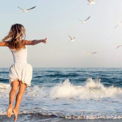 Specialiștii recomandă să mergem cât mai des la mare. Iată de ce! 