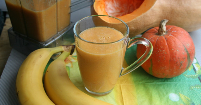 3 smoothie-uri cu arome de toamna