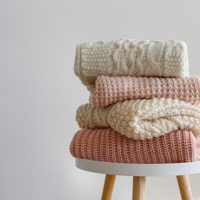 Tricoturile perfecte pentru zilele de primăvară: Materialele, texturile și designurile care îți vor completa garderoba