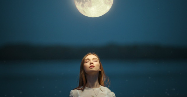 Melodia care ia cu mana tot raul si toata vibratia negativa din jurul tau. 