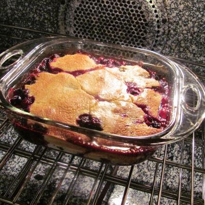 Cobbler sanatos cu fructe de vara, reteta fara gluten si zahar