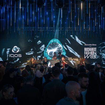 Fashion Talk by IQOS, prezentat de Zarug la Mercedes - Benz Bucharest Fashion Week . Moda a depășit limitele catwalk - ul