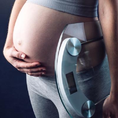 Luarea în greutate în sarcină: câte kilograme sunt „normale” și când ar trebui să ne alarmăm?