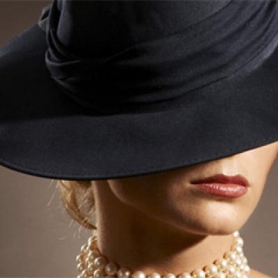 Raluca Alexandru: Palariile mele pornesc din 1810