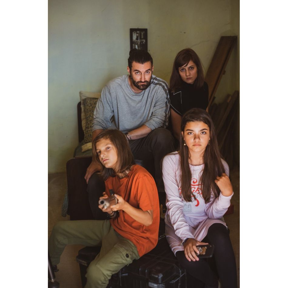 Smiley apare deprimat, cu cearcăne negre, tendințe suicidale și atacuri de panică