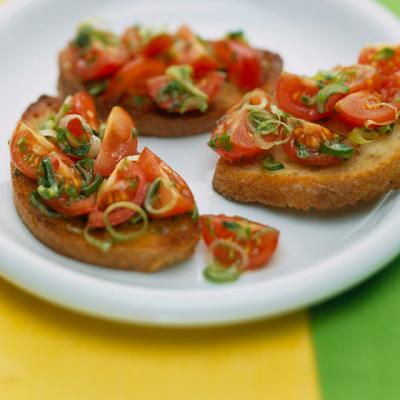 De la post la sarbatori. Cum facem fata exceselor alimentare?