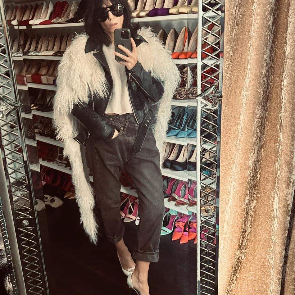 Prețurile au explodat! Cât a ajuns să coste o rochie creată de Dana Budeanu