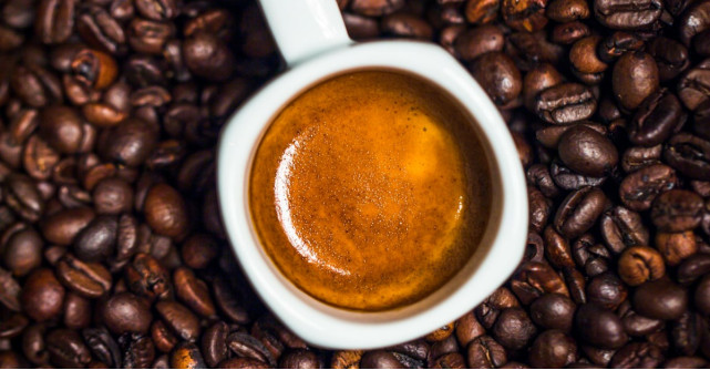 Cum iti dai seama ca servesti o cana de cafea buna?