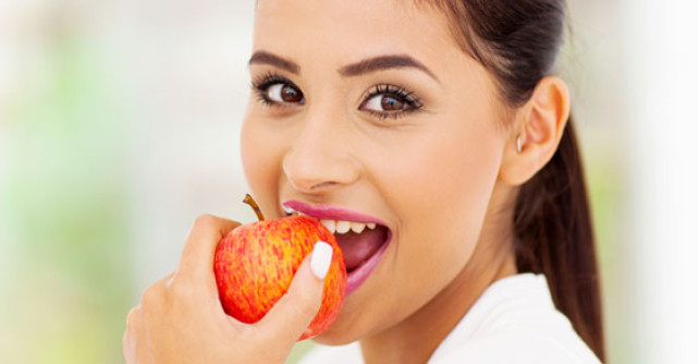 STOP! Cele 7 OBICEIURI NEGATIVE pe care le faci dupa masa! 