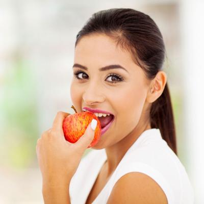 STOP! Cele 7 OBICEIURI NEGATIVE pe care le faci dupa masa! 