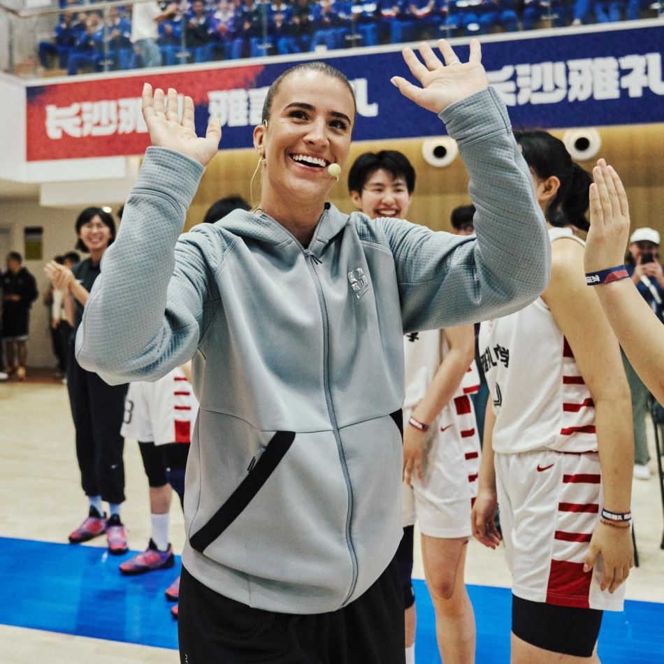 Cea mai bună jucătoare de baschet din SUA are origini românești. Cine este Sabrina Ionescu?