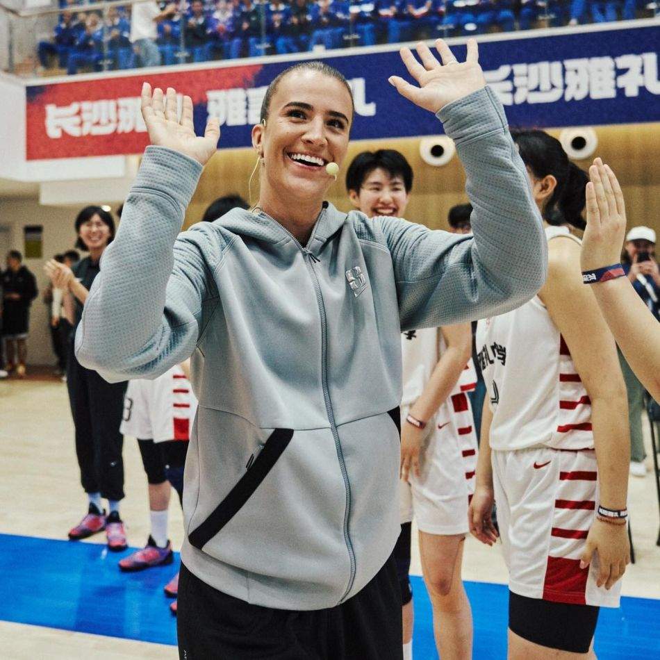 Cea mai bună jucătoare de baschet din SUA are origini românești. Cine este Sabrina Ionescu?