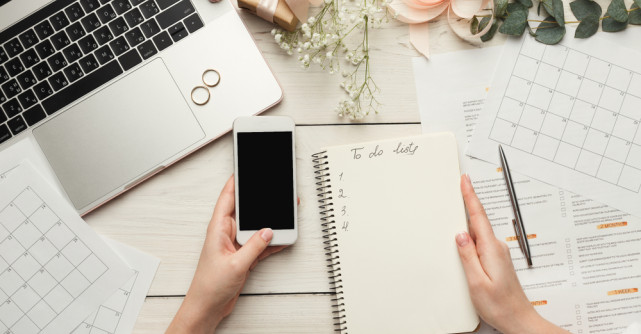 11 idei de cadouri de nuntă cu care să impresionezi mirii