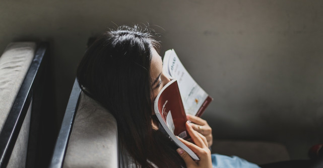 3 carti pe care sa le citesti in aceasta toamna. Nu le vei putea lasa din mana!