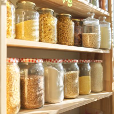 Cum să îți pregătești cămara pentru iarnă și ce să nu îți lipsească