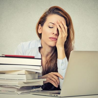 Ce faci cand esti rupta de oboseala si ai de lucru? Iata cum sa devii energic pe loc