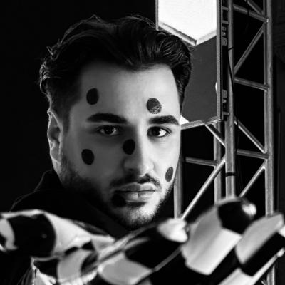 Are 150 de parfumuri și un ritual secret zilnic! Pasiunea neașteptată a lui Vladimir Tătaru care spune totul despre el
