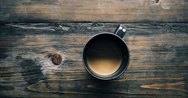 Cum iti spune corpul ca bei prea multa cafea. 5 simptome