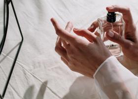 11 parfumuri de damă cărora bărbații nu le pot rezista