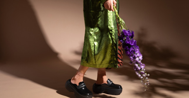 Crocs Stomp Loafer – aliatul tău pentru toamna ce vine