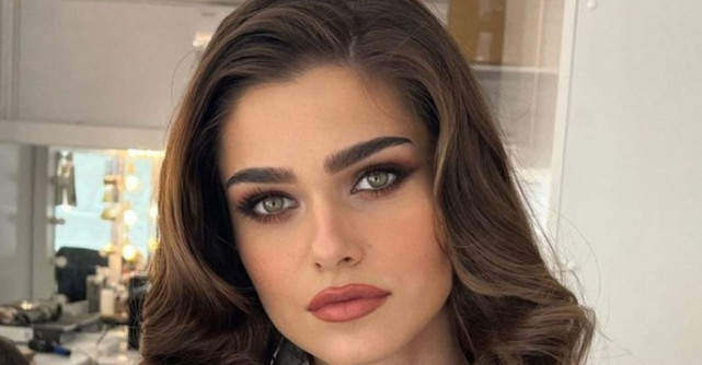 Care este onorariul lui Theo Rose pentru un concert de 60 de minute? Artista, tarife diferite în funcție de eveniment 